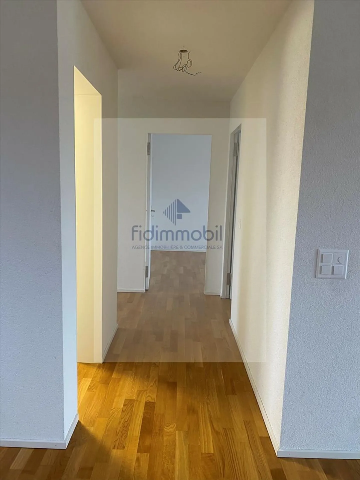 Apartment for rent - Photo 3 of 6