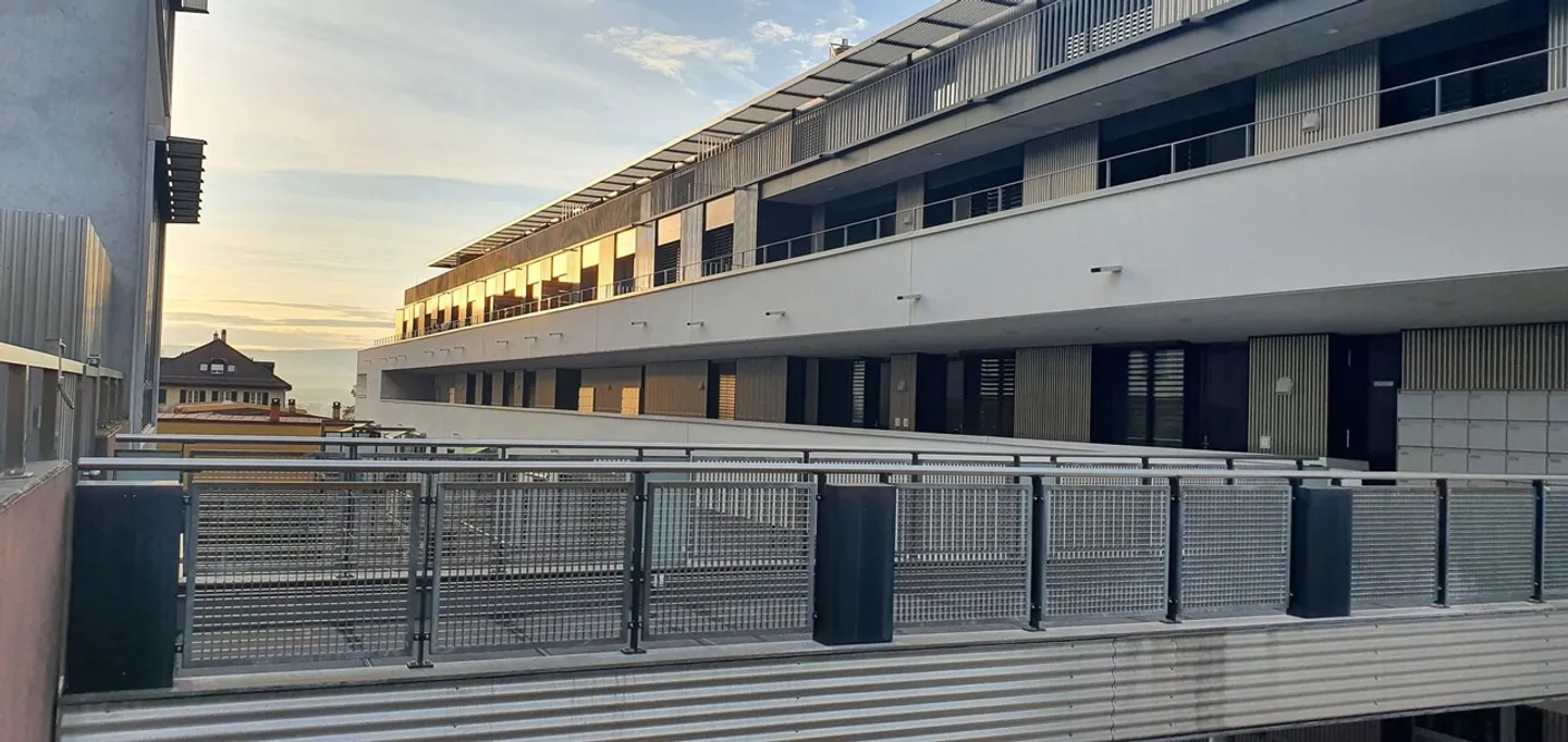 Disponibile subito - Foto 1 di 2