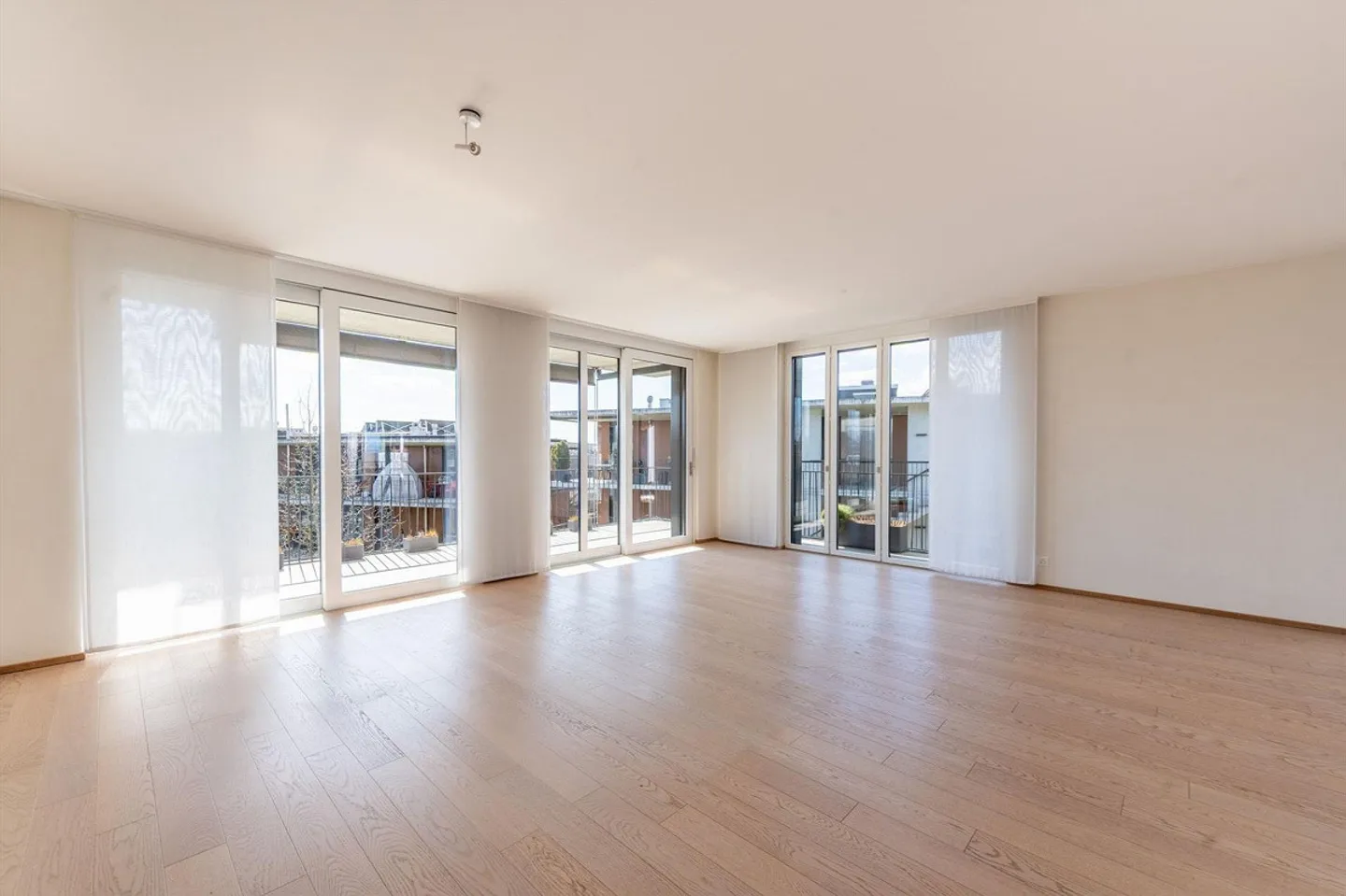 Exclusive Penthouse with Terrace - Photo 3 of 13