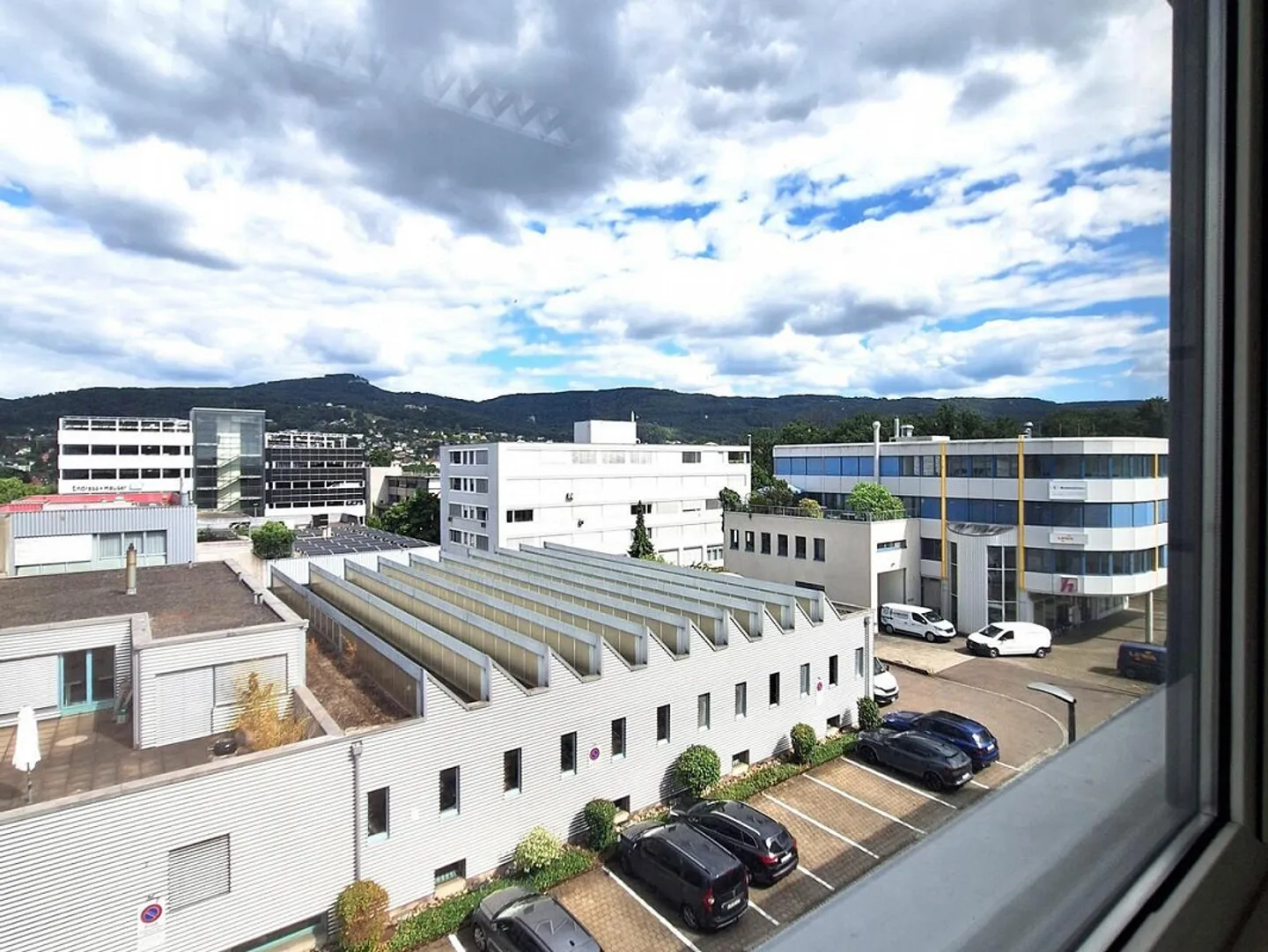 Office and commercial property with expansion potential in Kägen - Photo 3 of 14