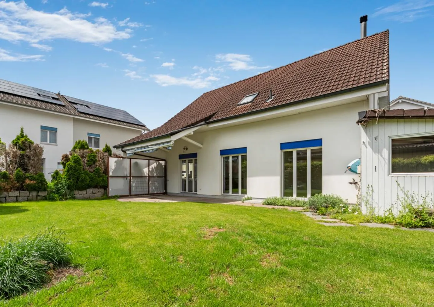 SPACIOUS - GARDEN IDYLL - VARIETY OF ROOMS - Photo 9 of 12