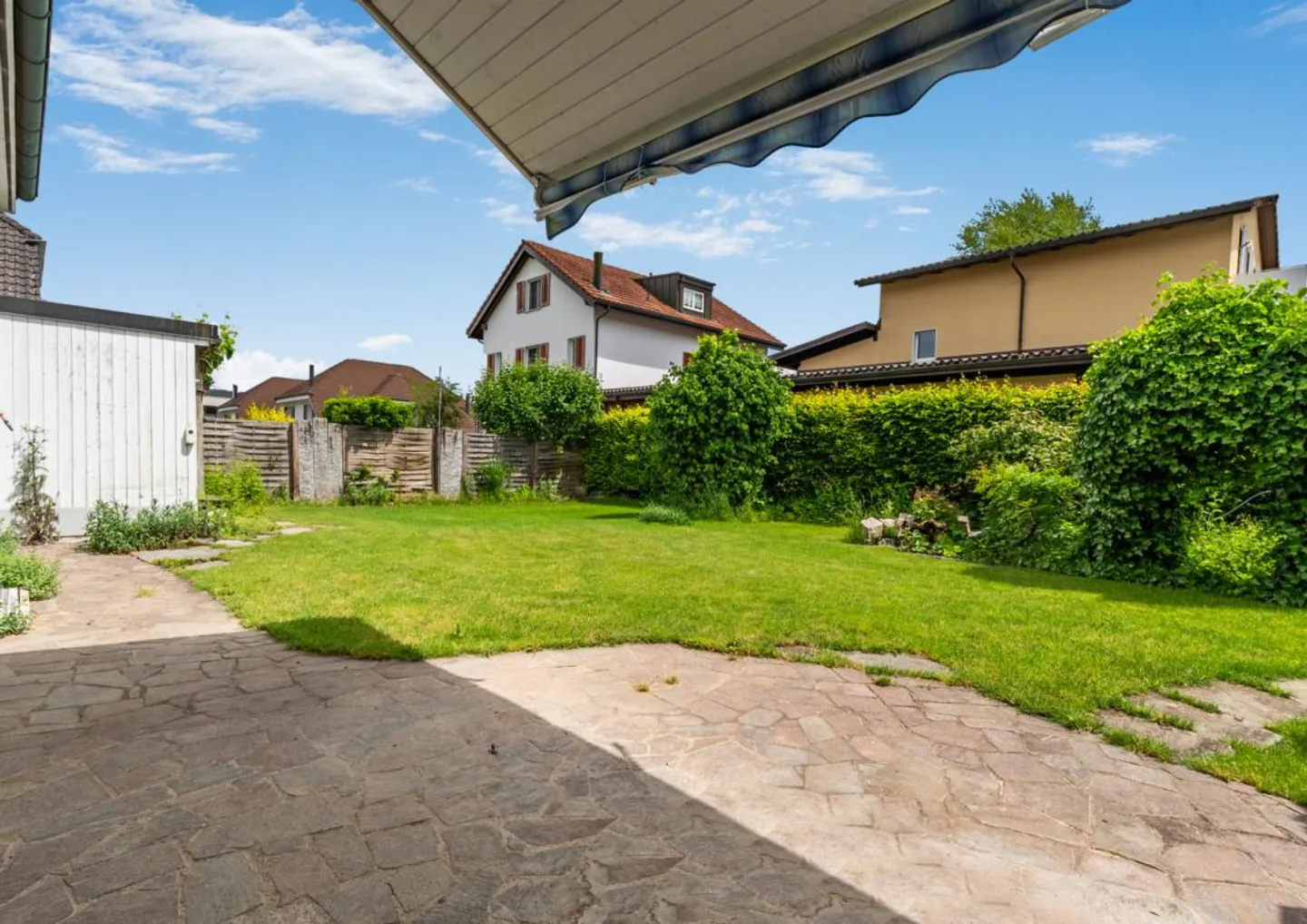SPACIOUS - GARDEN IDYLL - VARIETY OF ROOMS - Photo 11 of 12