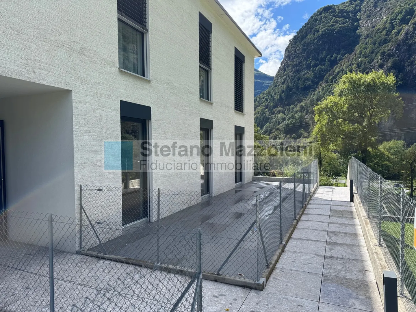 BIASCA - App. 2 1/2 loc - terrazza di ca 30 m² - Foto 3 di 9