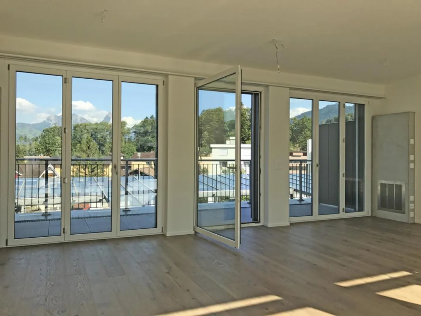 Appartement en duplex sous les combles avec vue imprenable - Photo 3 sur 8