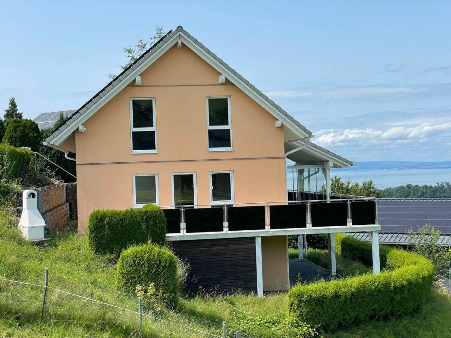 Charmantes Einfamilienhaus mit Seesicht - Foto 3 von 26