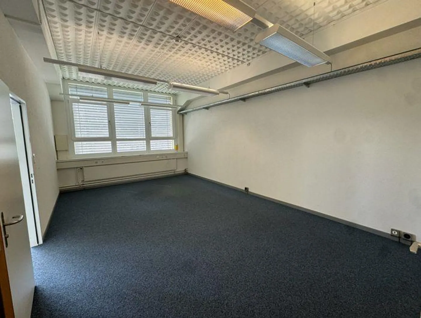 Commercial/Office Space for Rent in Solothurn at an Attractive Location - Photo 5 of 8