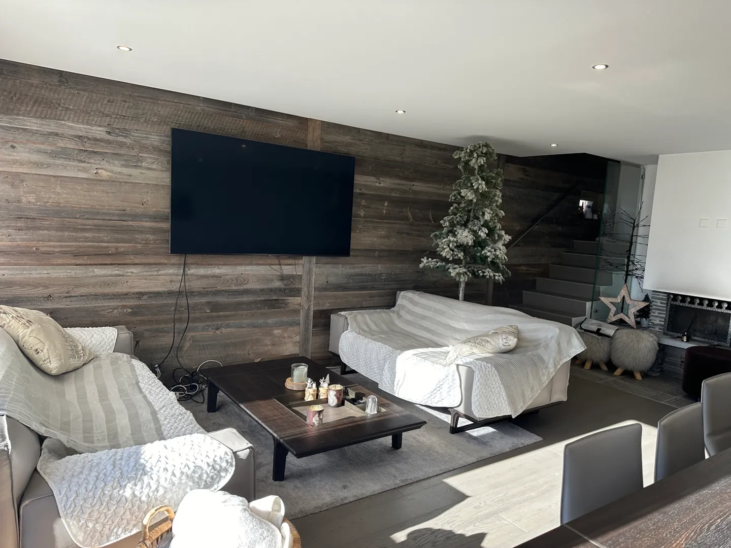 Beau duplex de 4,5 pièces près du centre - Photo 2 sur 8