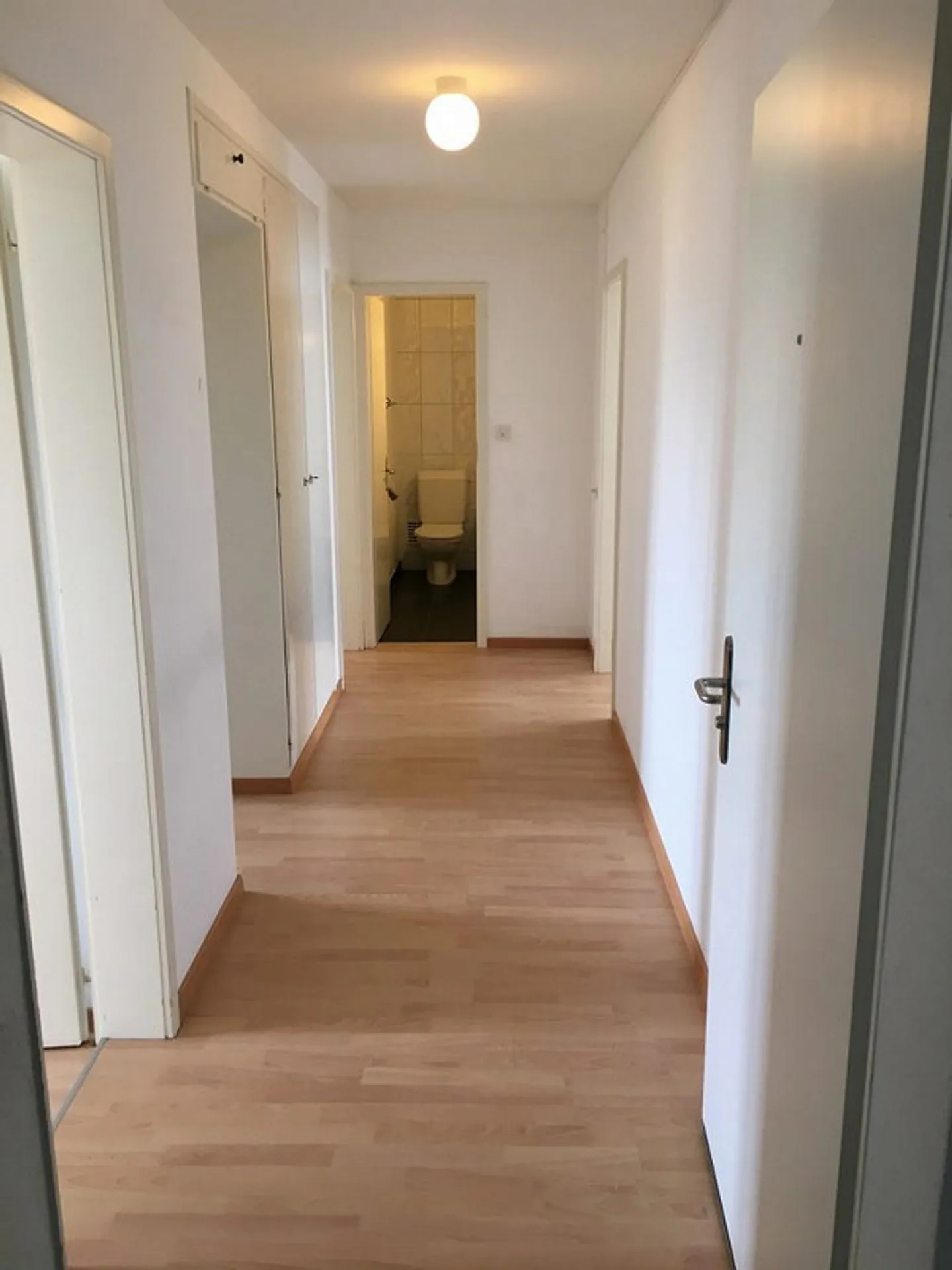 Bell'appartamento di 3.5 stanze di fronte a Coop Bäregg - Foto 3 di 19
