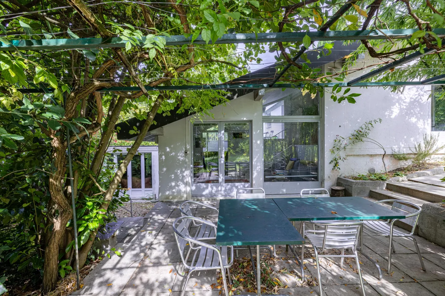 Exceptional! Corsier-Port house to renovate just steps from the lake. - Photo 1 of 16