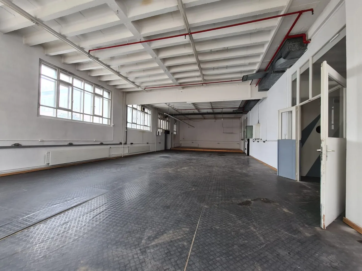 Espace Commercial Polyvalent - Photo 1 sur 3