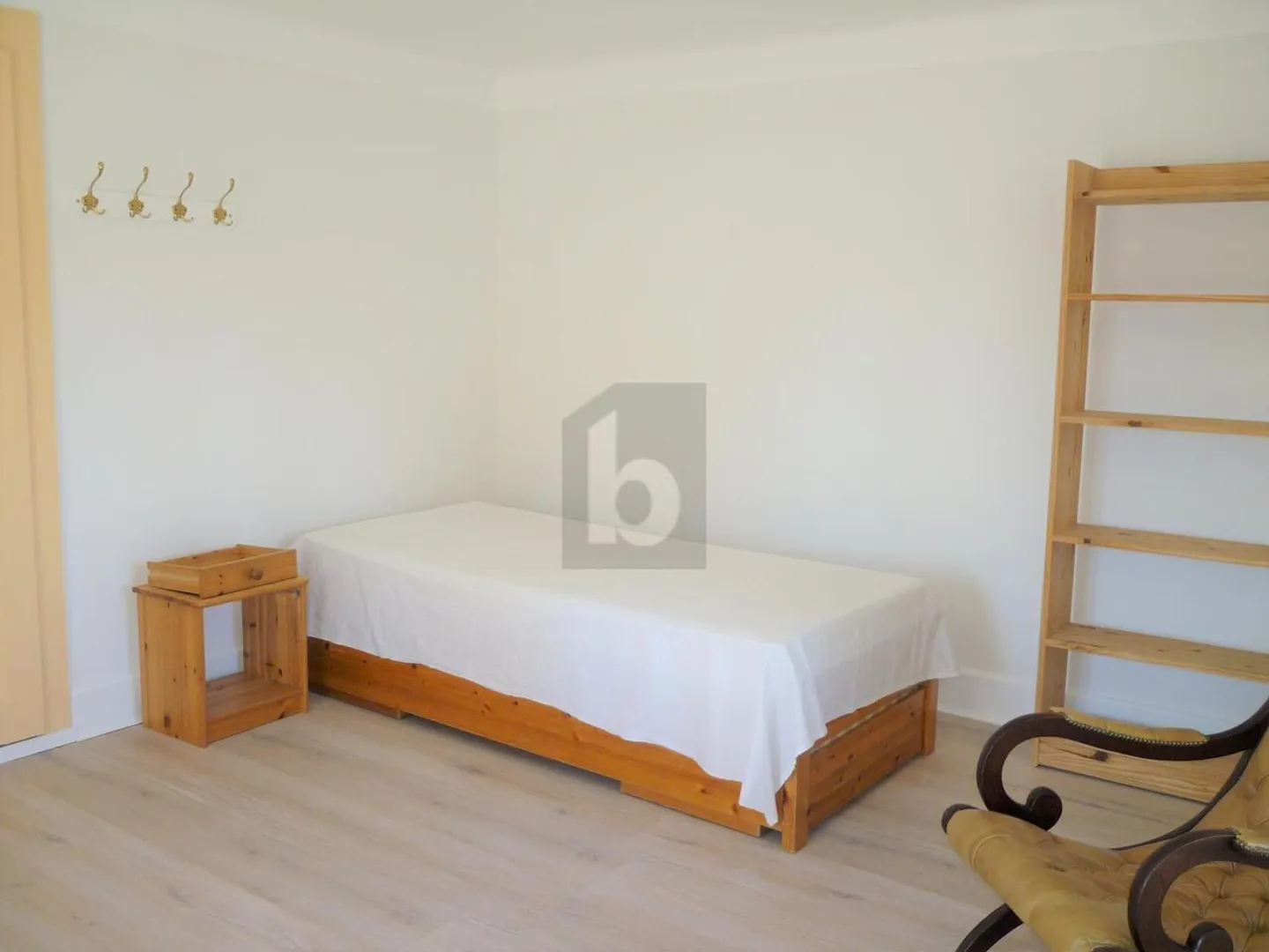 BRIGHT ROOM, PEACEFUL SETTING! - Photo 4 of 6