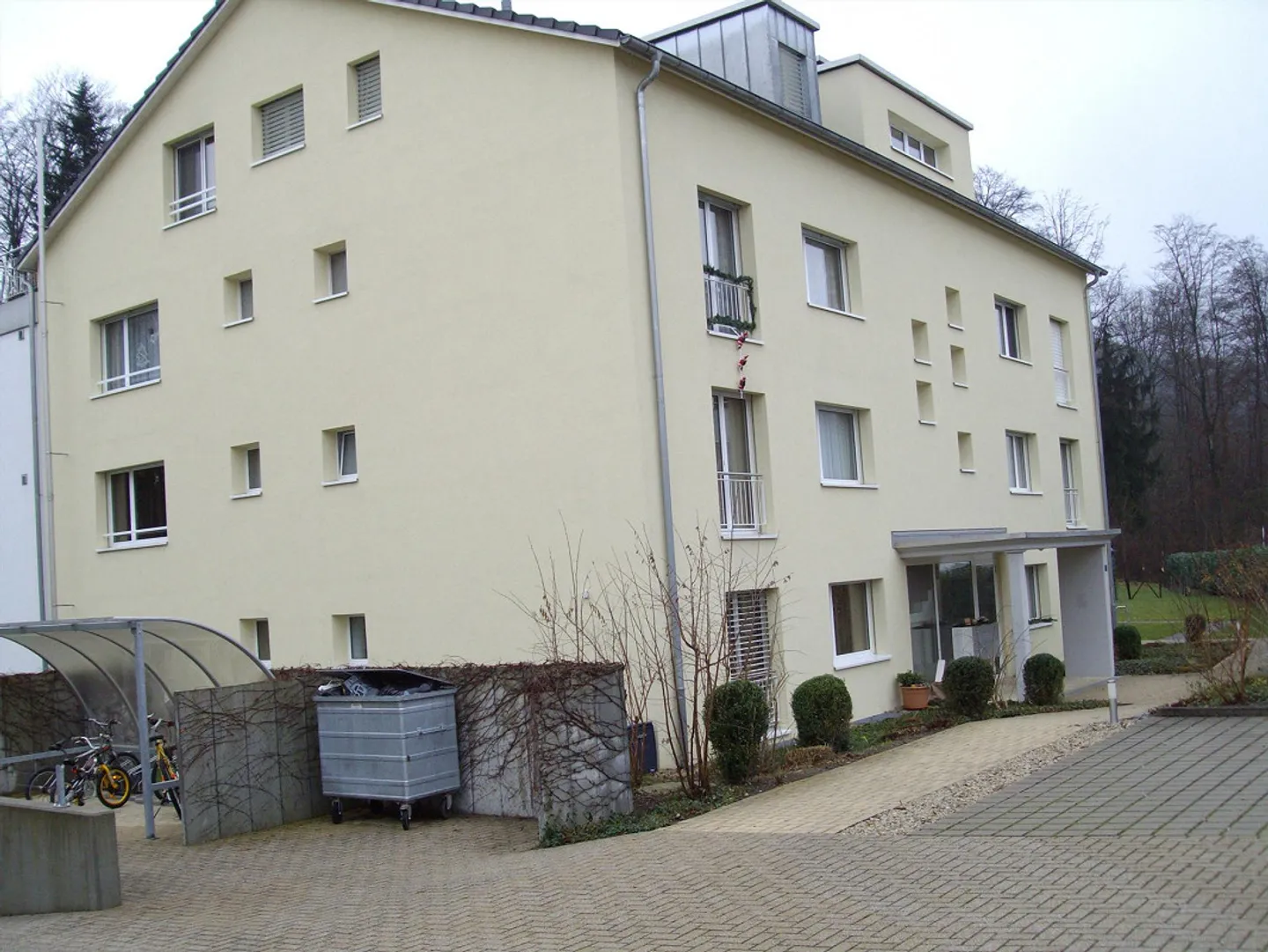 Comfortable 3 1/2-room apartment in a quiet location - Photo 1 of 9