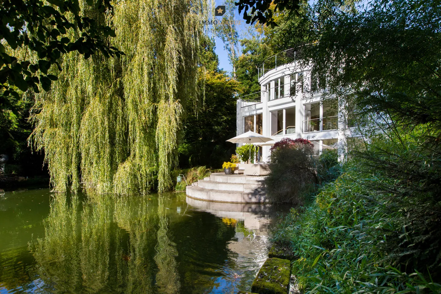 Occasion rare : Villa avec étang privé dans un emplacement idyllique. - Photo 1 sur 15