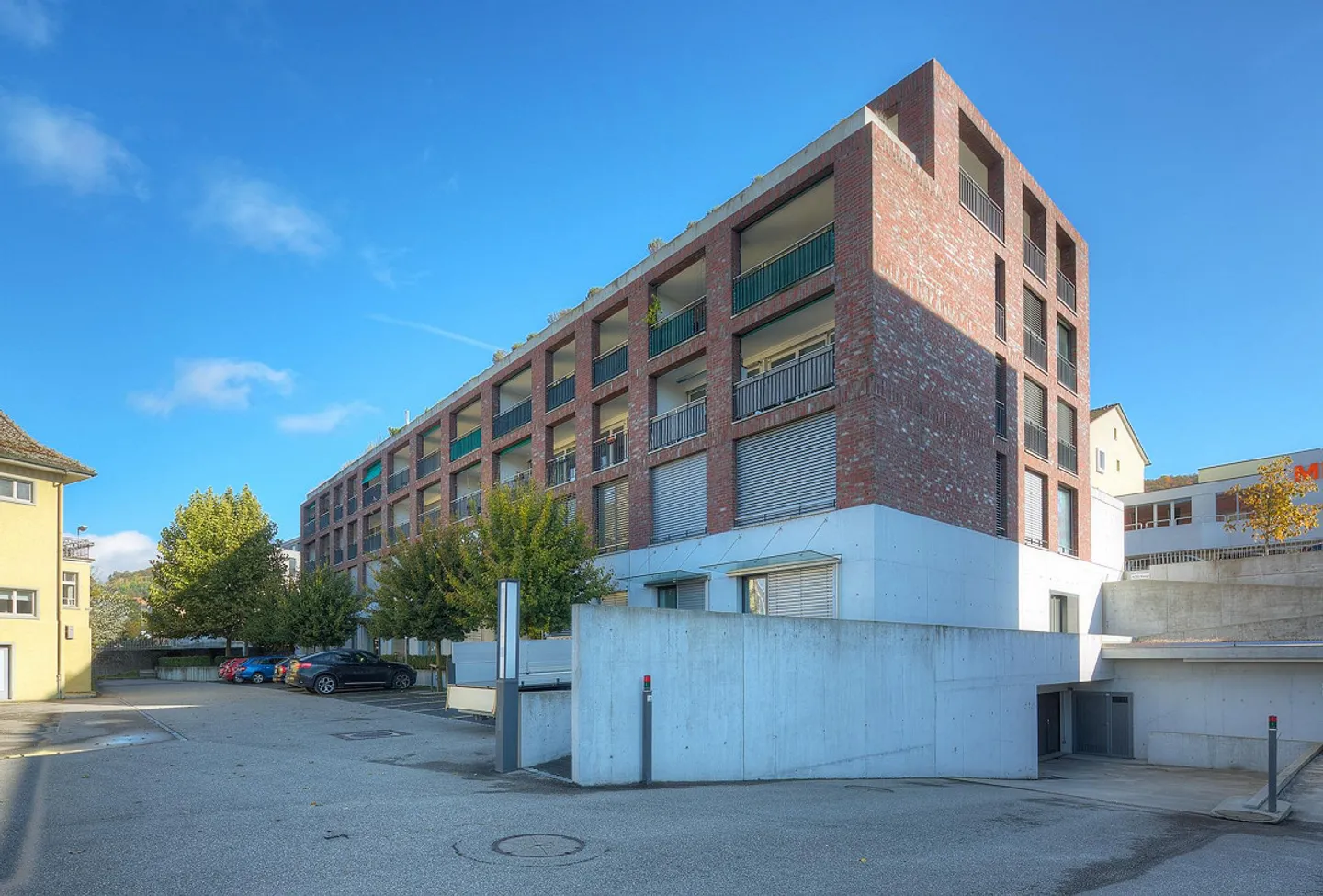Modern Studio Near Train Station - Photo 5 of 5