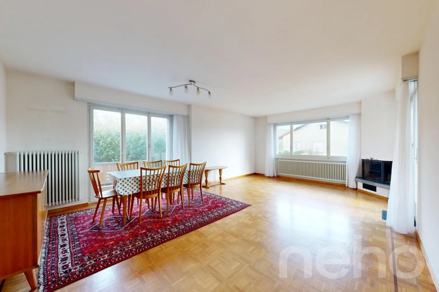 Detached House with Garden - Photo 10 of 12