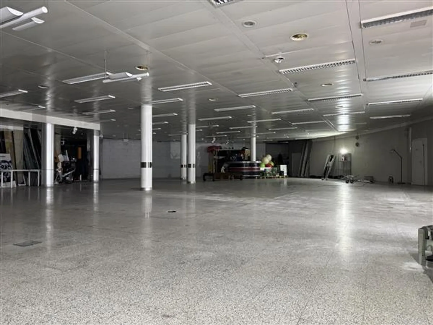 Mendrisio : Espace commercial 1 pièce - Photo 3 sur 11