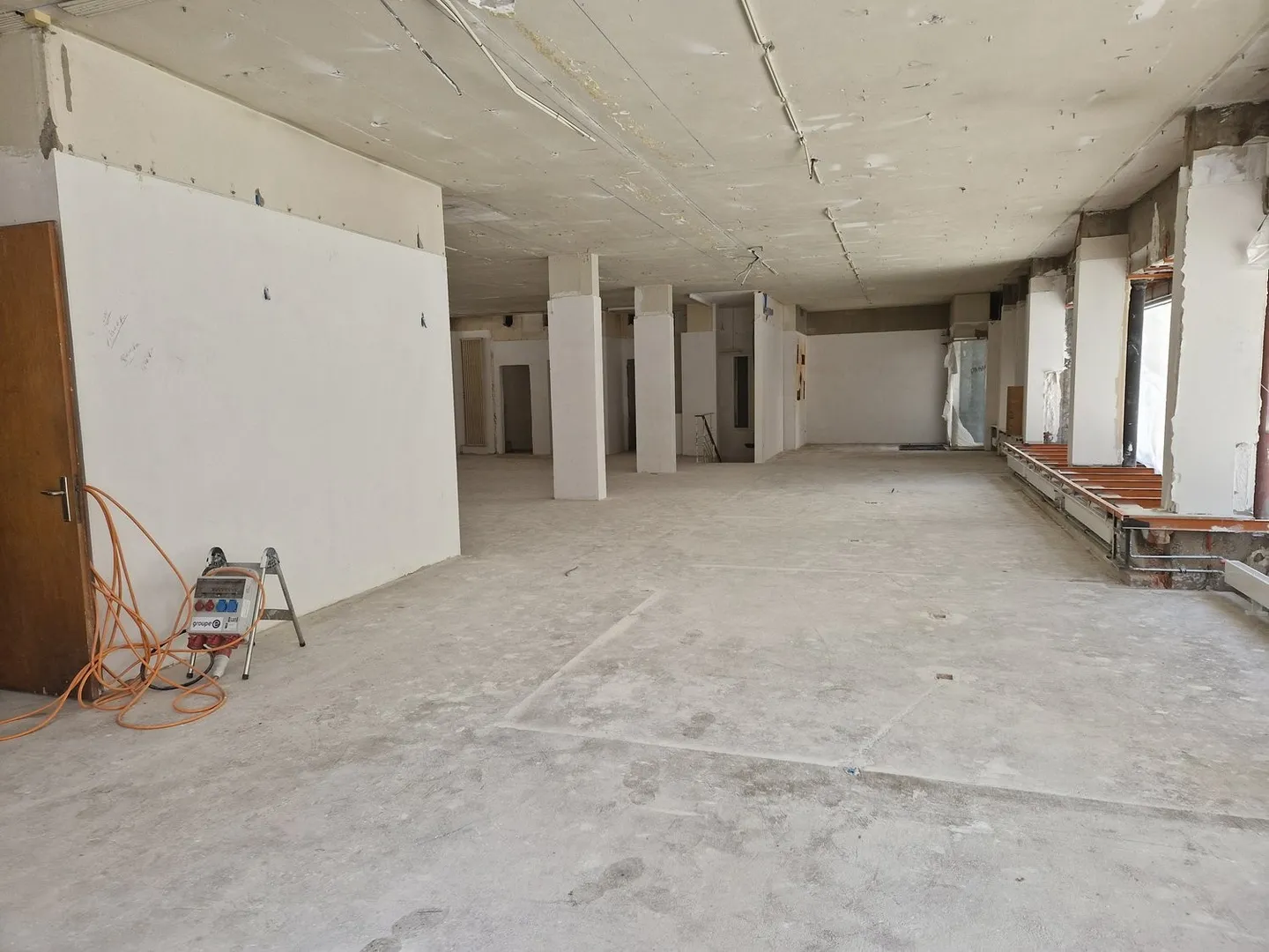 Commercial space on the ground floor - Photo 6 of 6