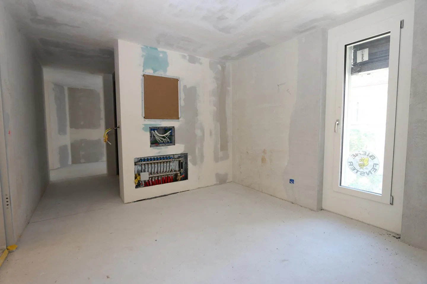 Co-création dans l'aménagement intérieur - Appartement en duplex exclusif de 4,5 pièces à Birsfelden - Photo 13 sur 16