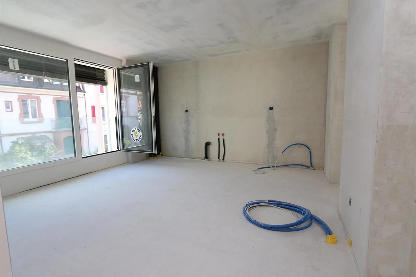 Co-création dans l'aménagement intérieur - Appartement en duplex exclusif de 4,5 pièces à Birsfelden - Photo 14 sur 16