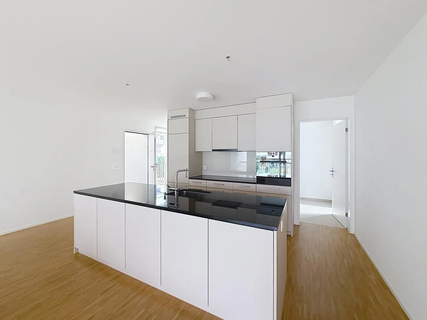 3.5 room apartment with terrace in Rapperswil-Jona for rent - Photo 2 of 10