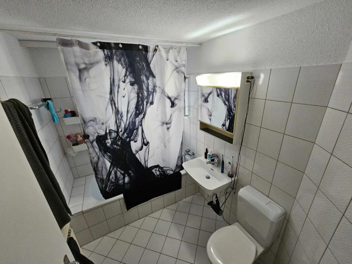 Geräumige 4.5 Zimmer Wohnung - Foto 2 von 8
