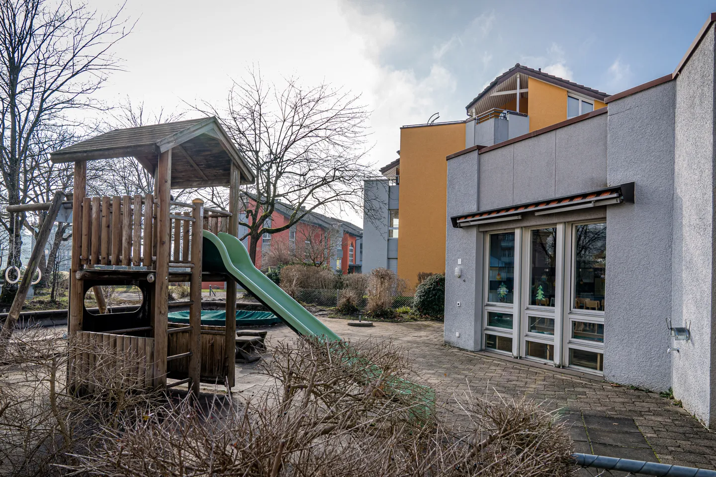 Place de parking extérieure à louer - Photo 2 sur 9