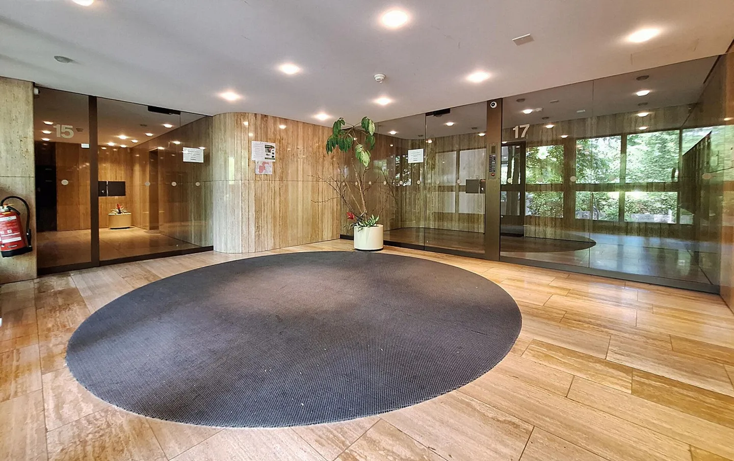 Nella procedura d'asta - Elegante casa bifamiliare a Gellert - Foto 3 di 16