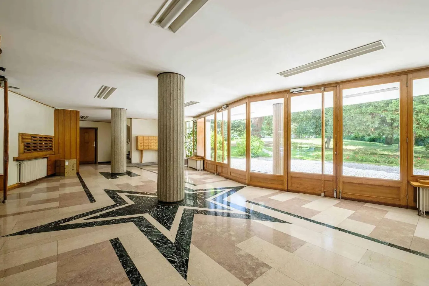 Bel Appartement avec Vue sur le Parc - Photo 9 sur 10