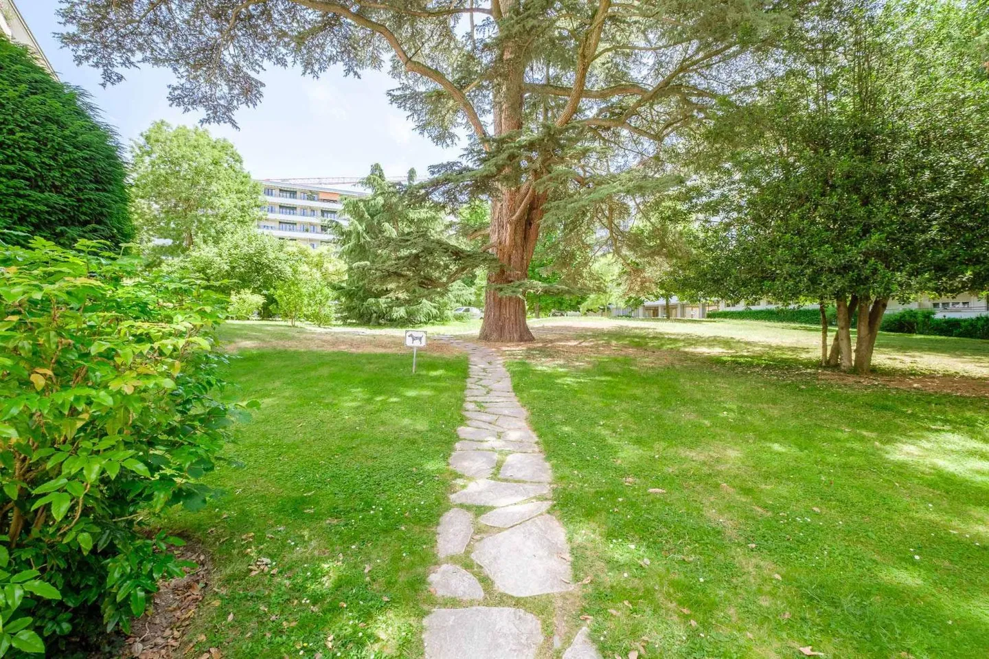 Bel Appartement avec Vue sur le Parc - Photo 10 sur 10