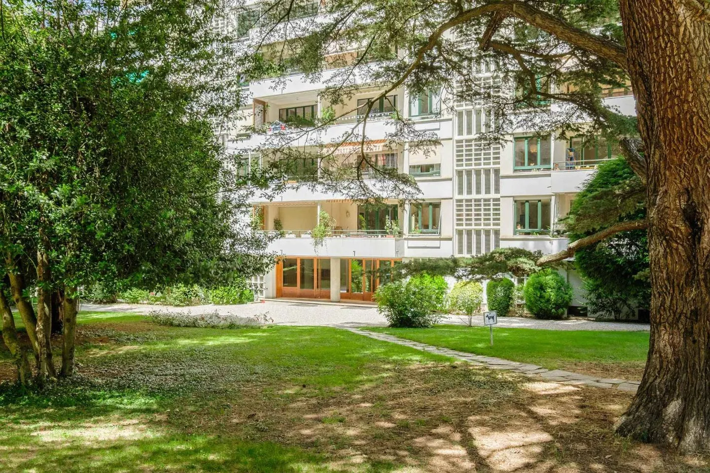 Bel Appartement avec Vue sur le Parc - Photo 8 sur 10