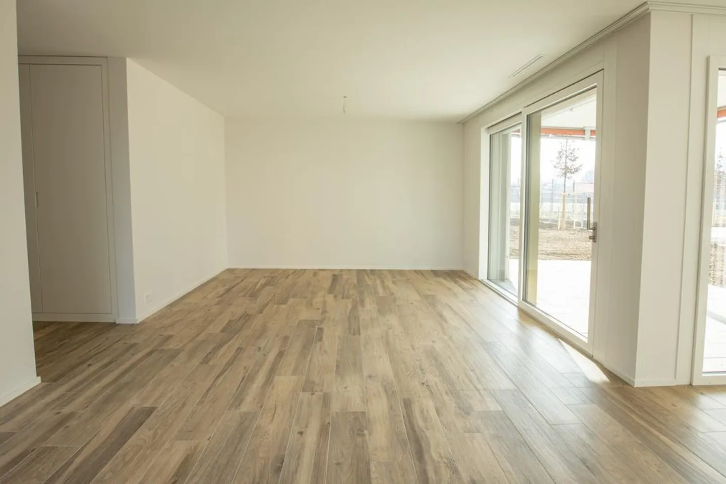 Grosszügige, helle Wohnung mit Sitzplatz und eigener Waschküche - Photo 7 of 11