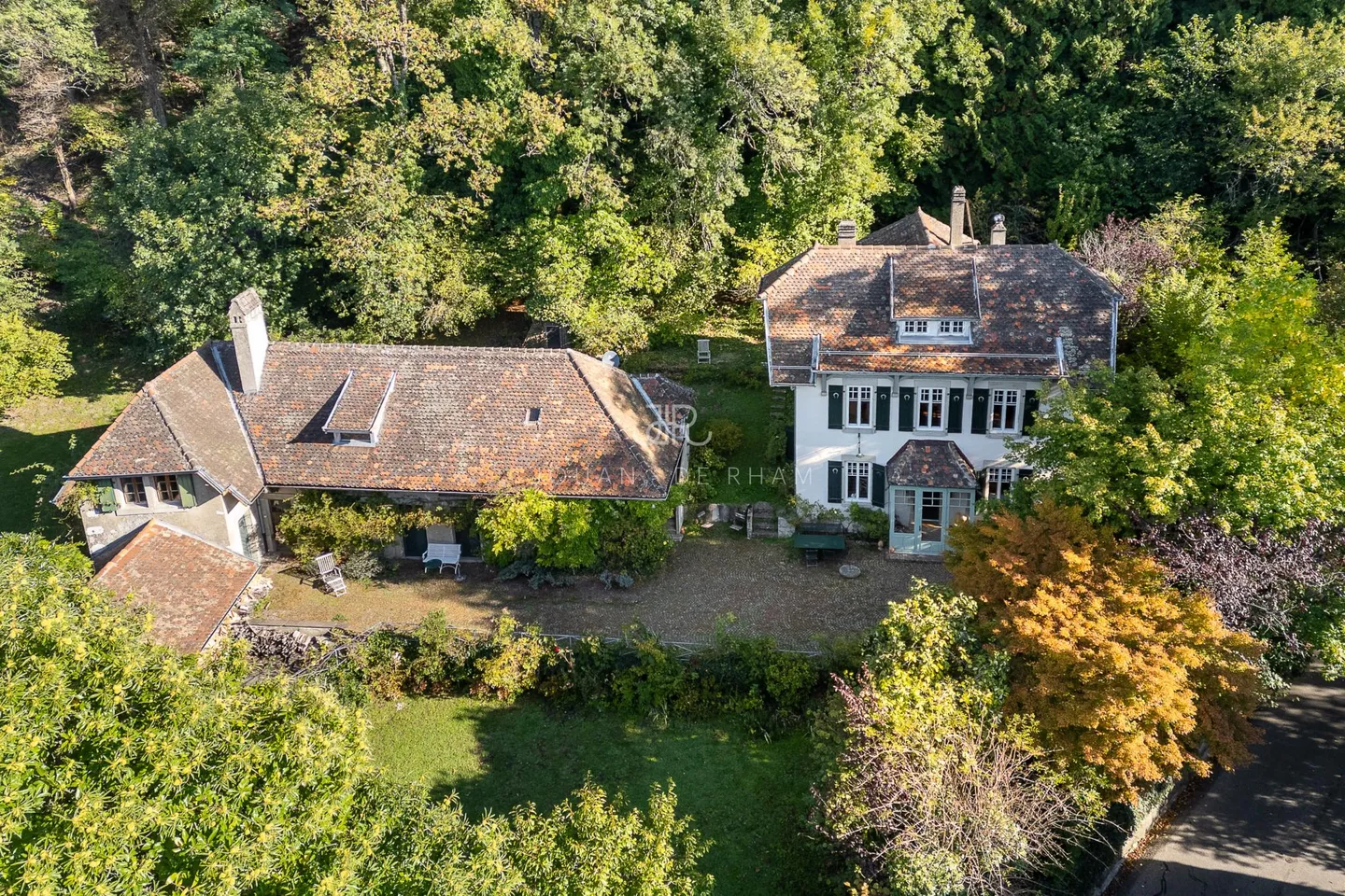 Charmantes Haus und sein Anbau in Dorfzone - Foto 1 von 11