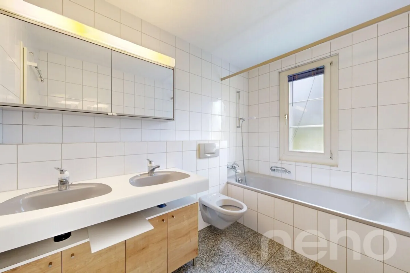 Appartement spacieux de 3,5 pièces avec terrasse ensoleillée - Photo 4 sur 11