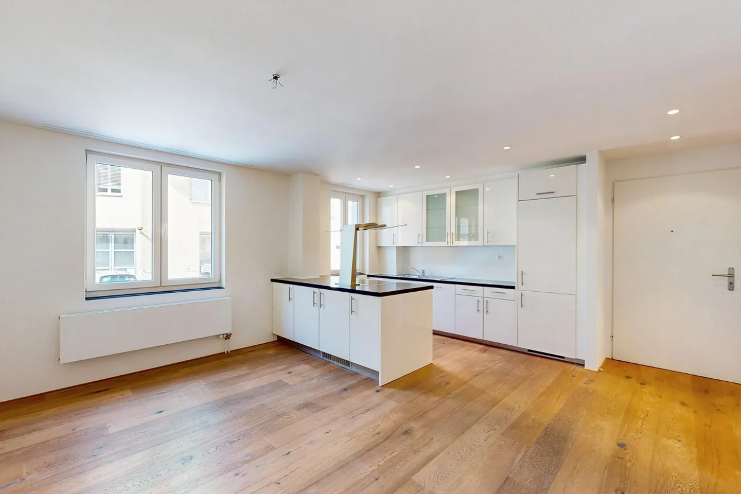 Appartement lumineux en ville - Photo 3 sur 7