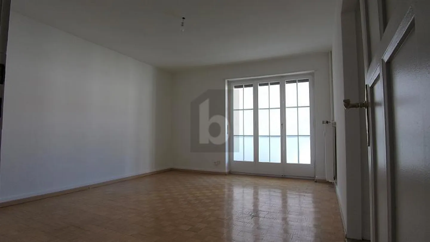 Zentrales Apartment mit Grossem Balkon - Foto 2 von 4