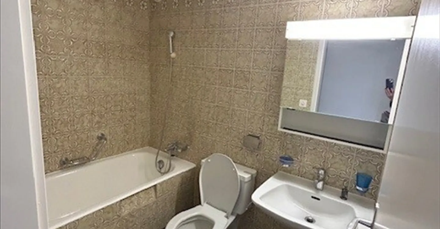 BOUCHET 8 - Large 4-room apartment on the 7th floor - Photo 6 of 9