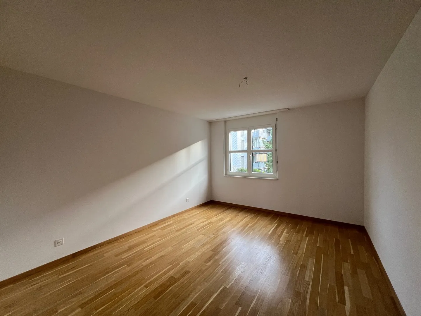 Appartamento tranquillo di 4,5 stanze nel verde - Foto 8 di 13