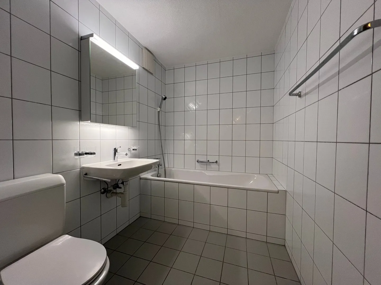 Appartamento tranquillo di 4,5 stanze nel verde - Foto 11 di 13