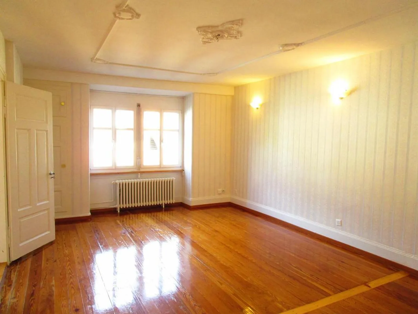 Großes, renoviertes Zimmer in einer Wohngemeinschaft für Akademiker - erstklassige Lage - Foto 1 von 12