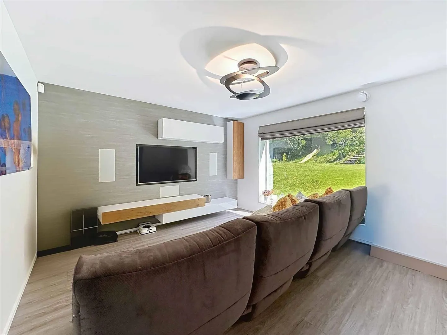 Villa 8.5 pièces - Photo 4 sur 13