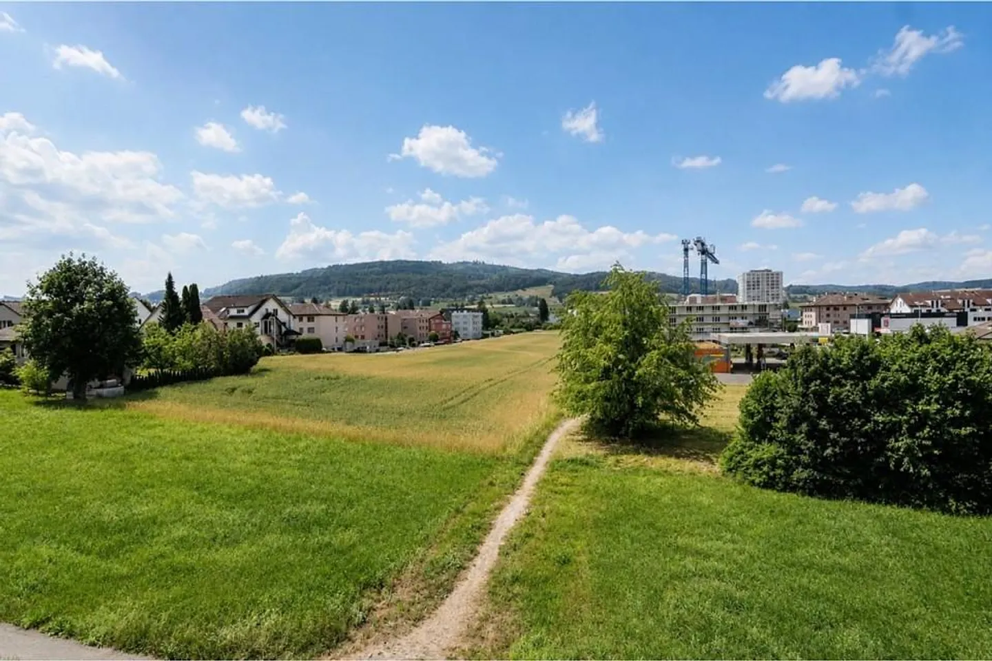 Spacious 4.5-room condominium with glazed balcony in Re... - Photo 4 of 13