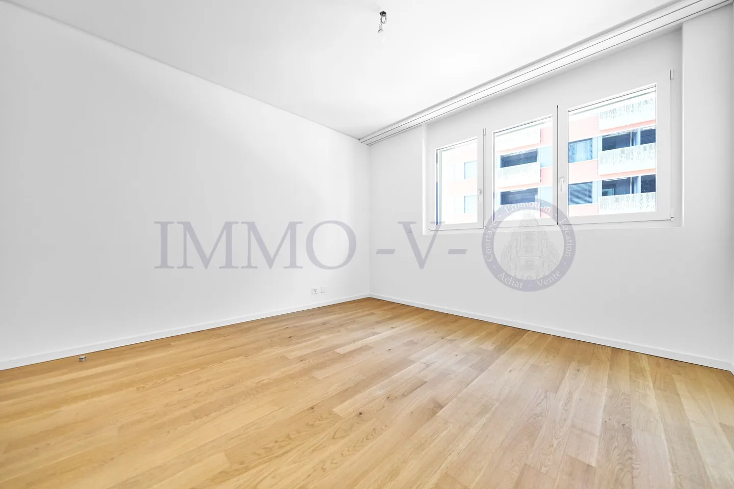 NEW AND SPACIOUS WITH BALCONY - Photo 6 of 8