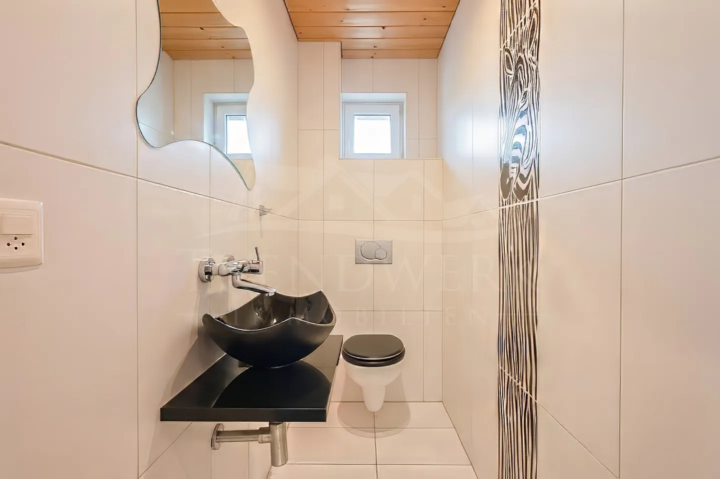 7.5 Room House - Photo 4 of 13