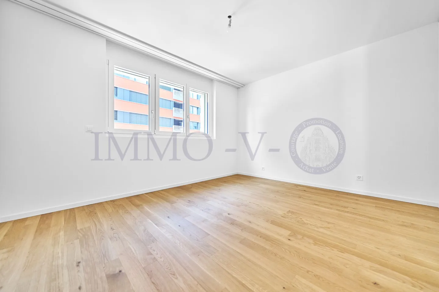 NEW AND SPACIOUS WITH BALCONY - Photo 5 of 8