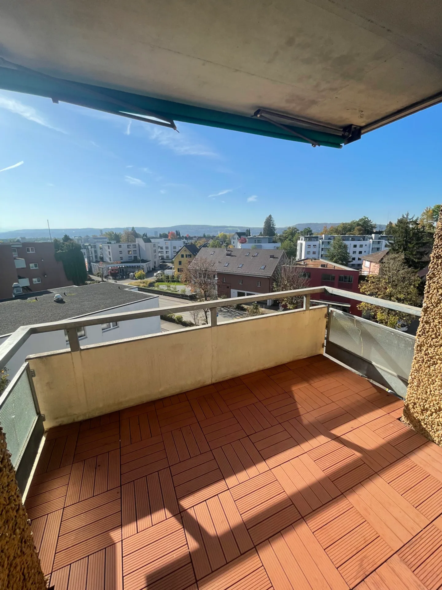 Living with a view over all of Dietlikon - Photo 2 of 11