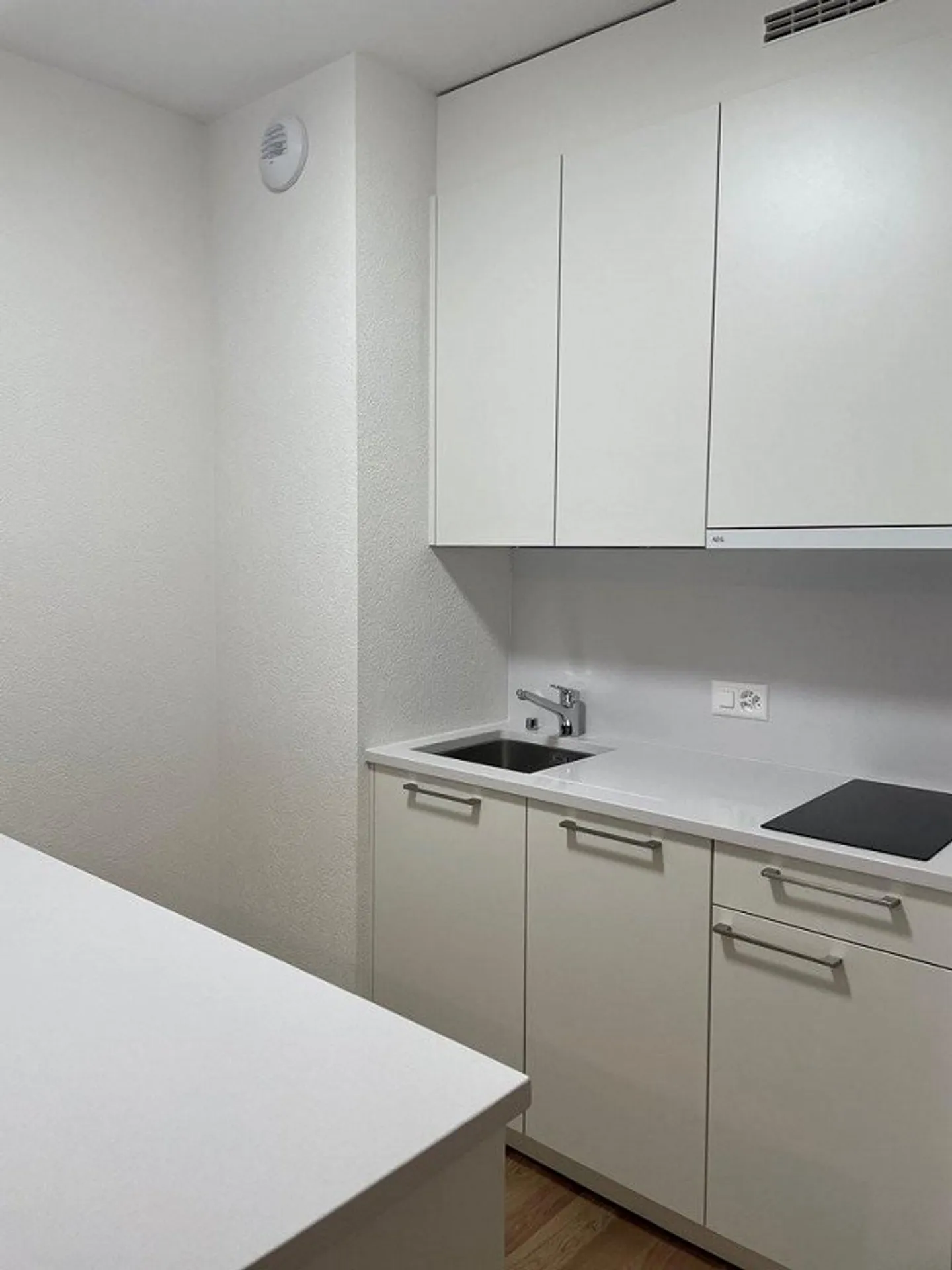 In the heart of Eaux-Vives - Photo 3 of 7