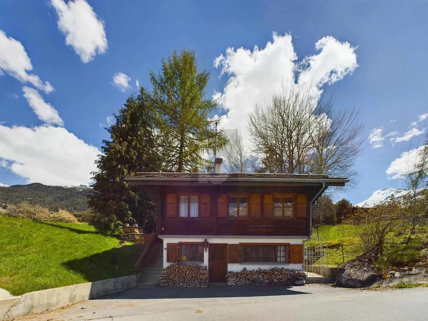 Chalet à vendre - Photo 1 sur 6