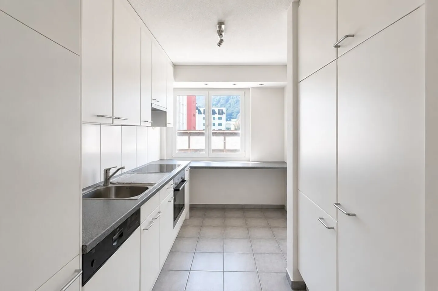 Geräumige 2-Zimmer-Wohnung - Foto 2 von 8
