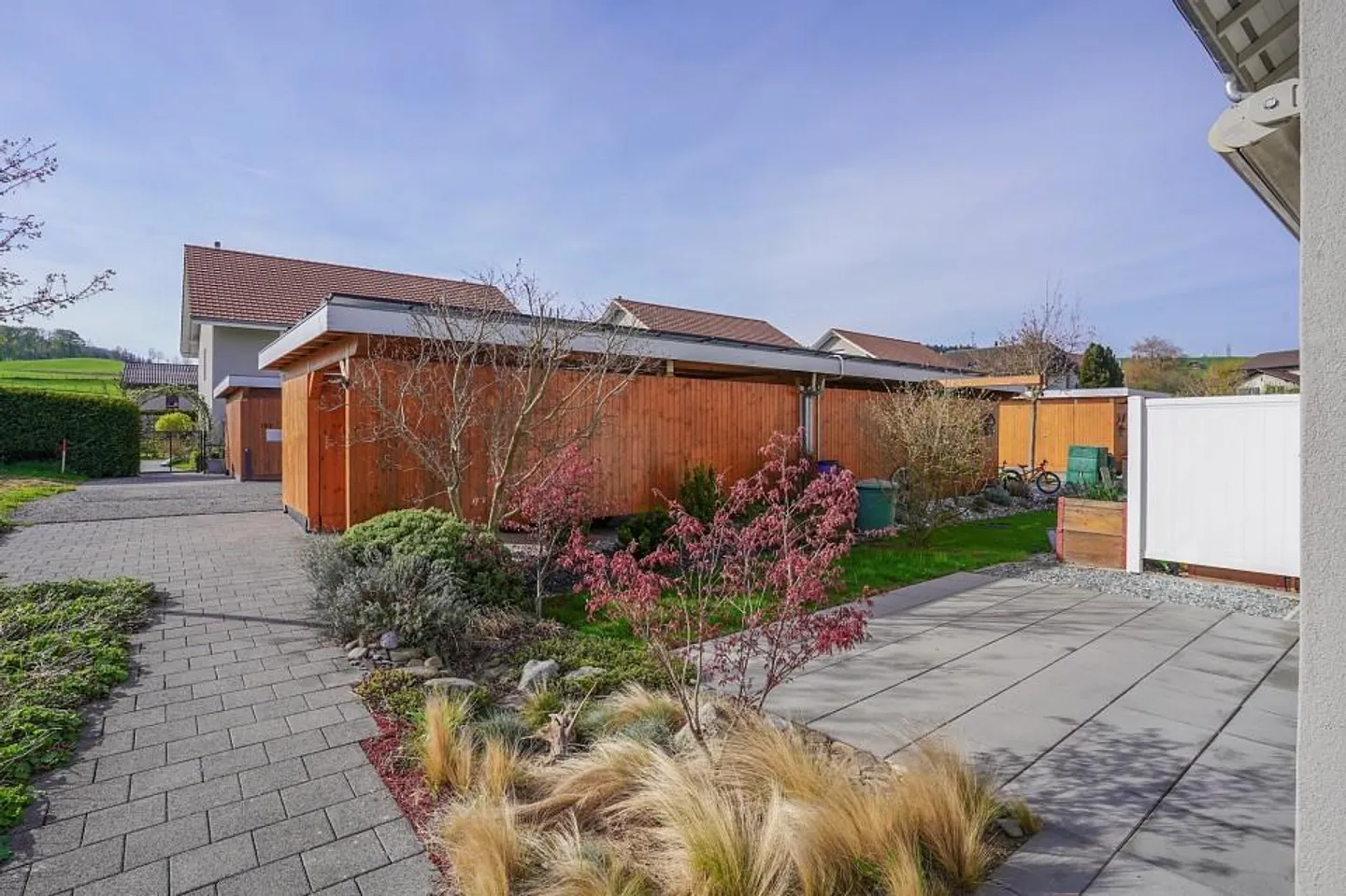 Casa familiare semi-indipendente quasi nuova in un contesto rurale - Foto 5 di 13