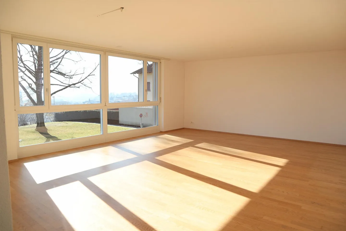 Appartement lumineux au rez-de-chaussée avec espace jardin - idéal pour les familles - Photo 4 sur 10